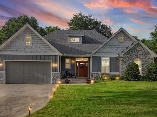 8801 Watercress Dr, Lakeside, TX 76135