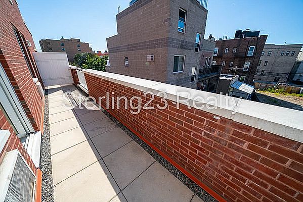 1st image of 25-50 Crescent St #4E
