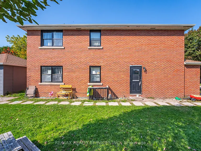 21 Beverley St #LOWER — Photo 4