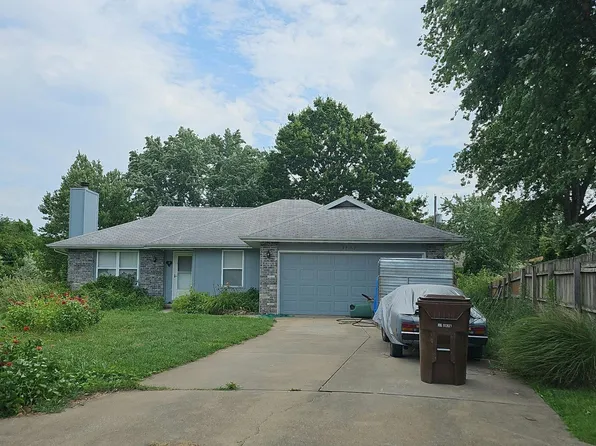 3702 S Swan Ct, Springfield, MO 65807