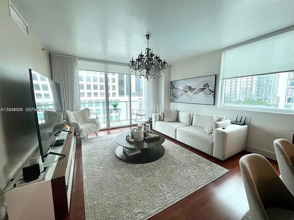 500 Brickell Ave #1410