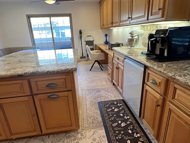 7825 Seaglen Dr — Photo 30