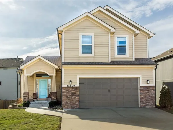 12609 Charlotte St, Kansas City, MO 64146
