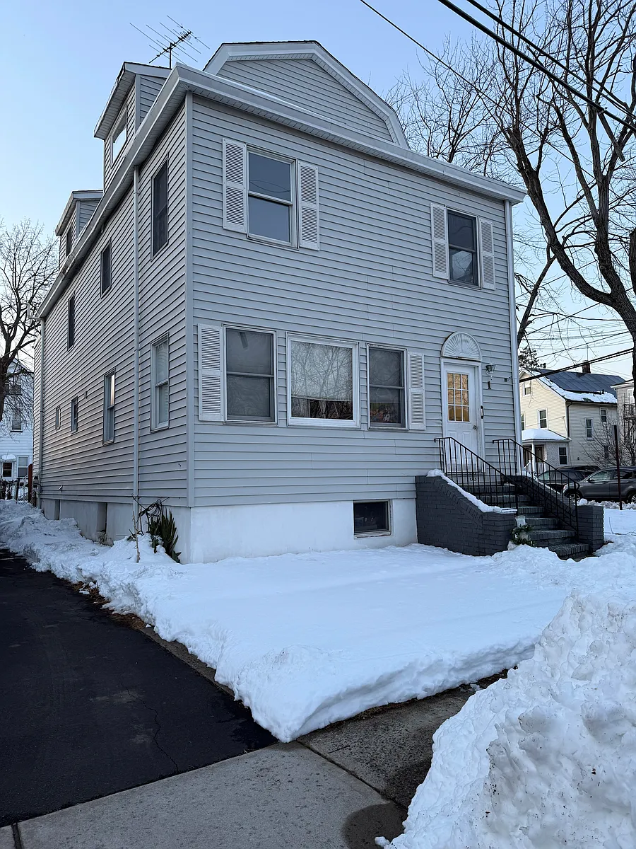 Building Photo - 1 Mount Vernon Ave #2