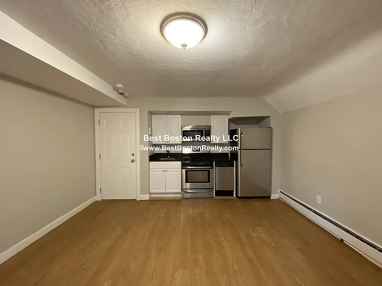 120 Charles St #2 — Photo 8