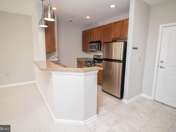 3rd image of 2655 Prosperity Ave APT 315