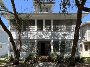 940 6th St N APT 4, Saint Petersburg, FL 33701