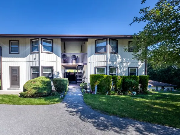 16D Essex Pl #D, Yorktown Heights, NY 10598