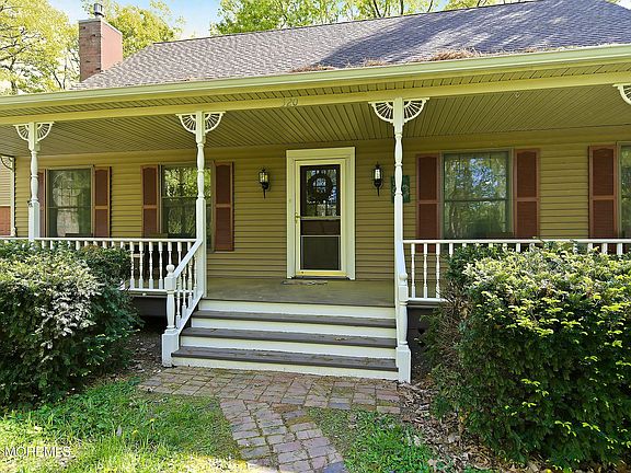 4th image of 3206 Ridgewood Road