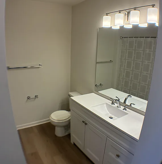 Front En Suite Bathroom