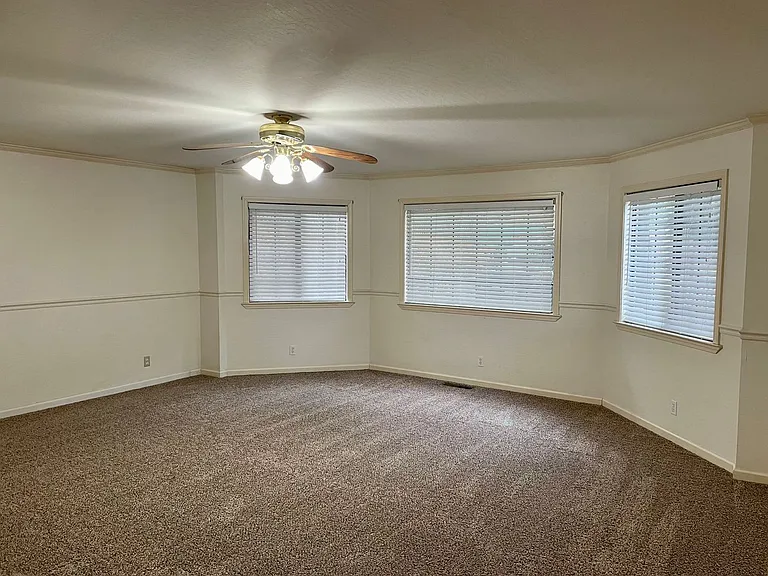 17519 Alexandra Way — Photo 9