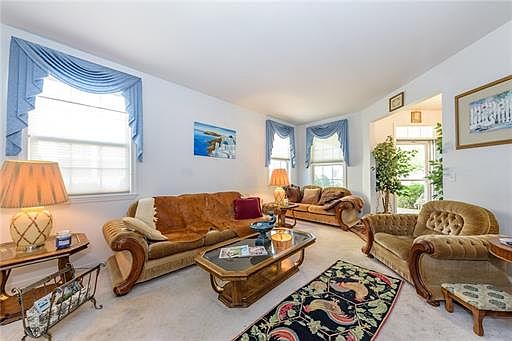 5th image of 24 Pelican Ln