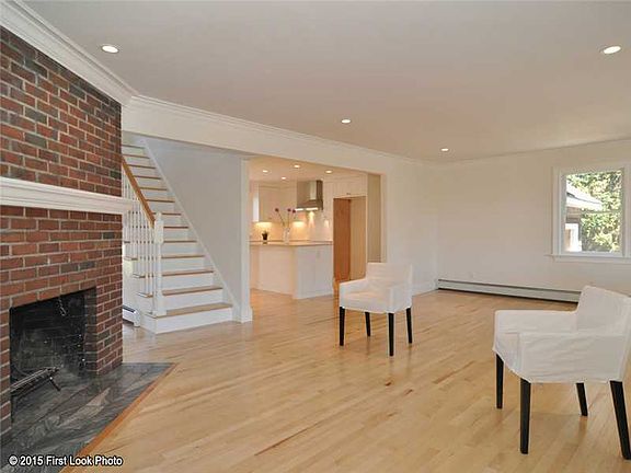 3rd image of 4 Sunset Hill Rd