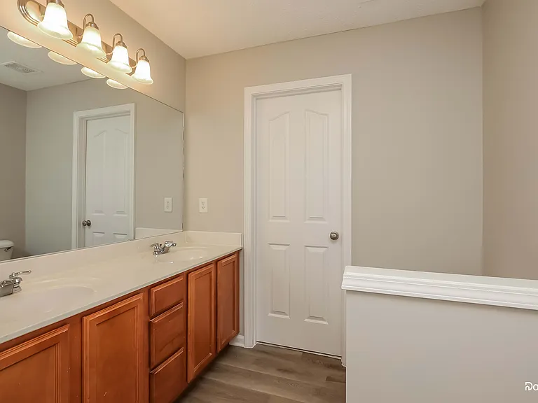 1424 Priestshore Bay — Photo 9