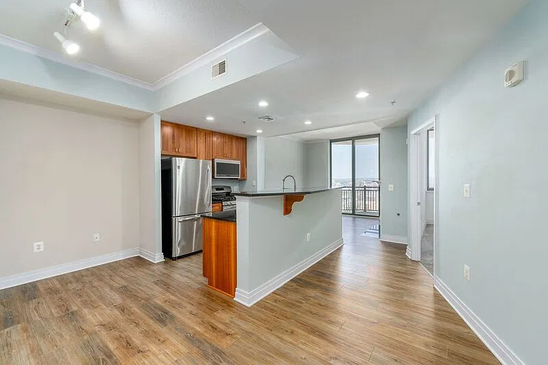 2 bed, 2.0 bath, 967 sqft, $2,250 — Photo 1
