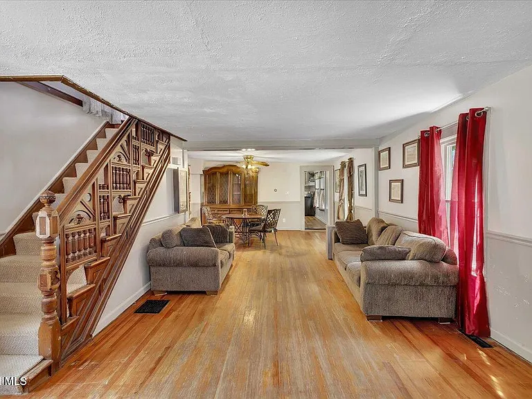 68 Marvin St — Photo 4