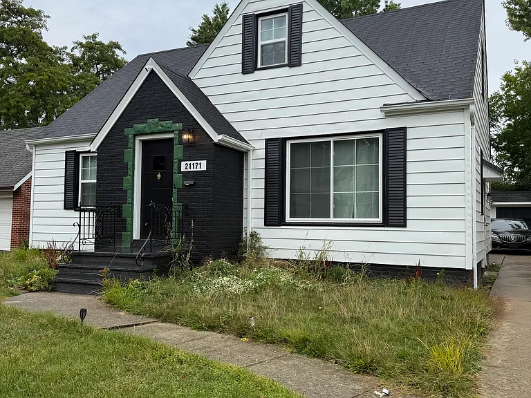 21171 Westport Ave — Photo 2