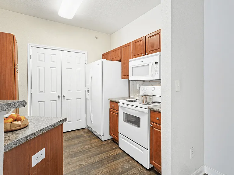 Stonebrook Apartments — Photo 18