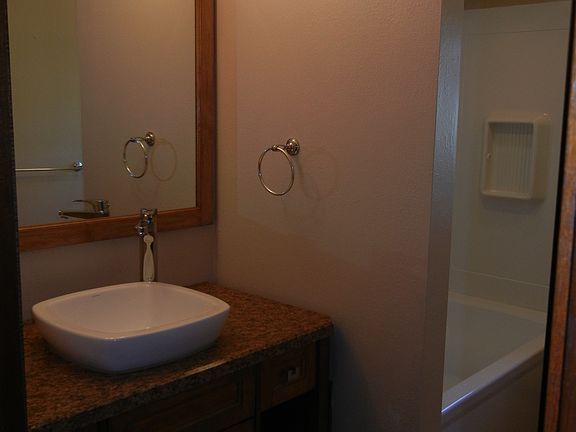 5th image of 5692 Vineyard Ln