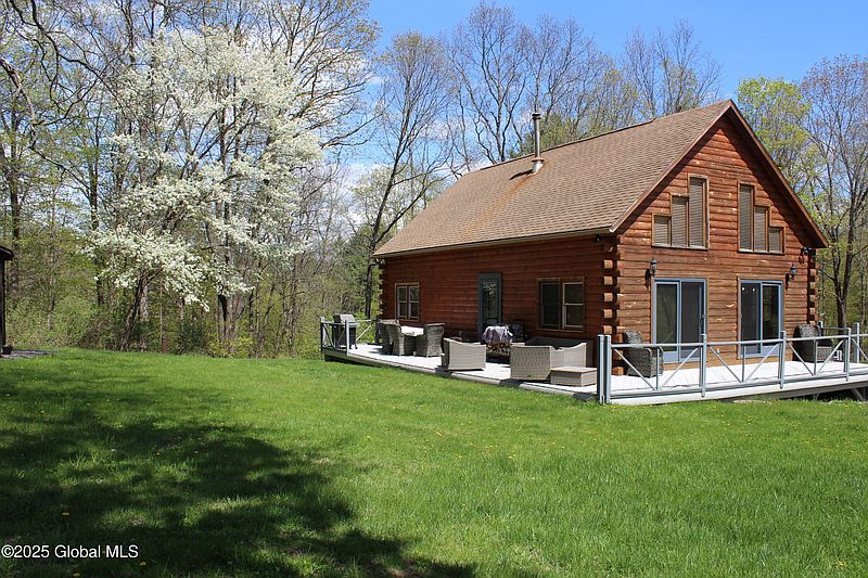 4th image of 127 Fording Road
