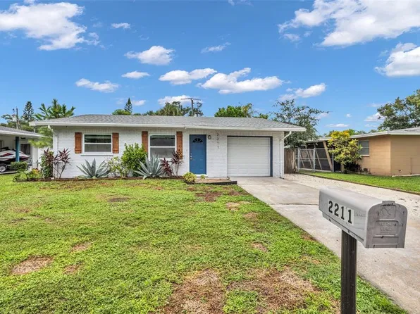 2211 21ST STREET W, BRADENTON, FL 34205