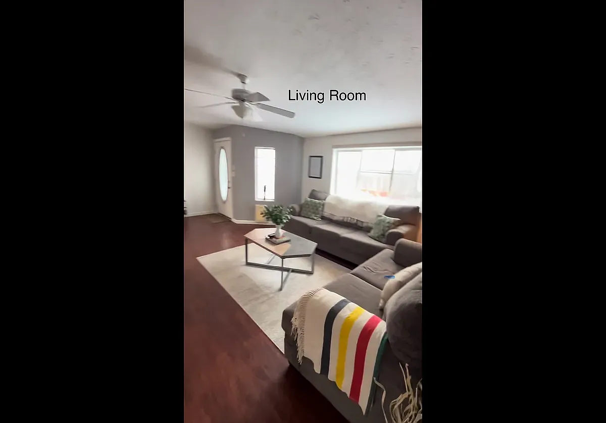 5283 N Thornton Pl — Photo 2