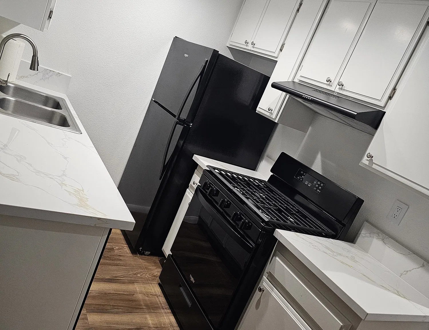 2 bed, 1300 sqft, $2,600 — Photo 1