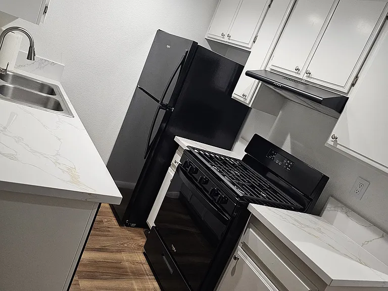 kitchen, new appliances
new quartz countertop
