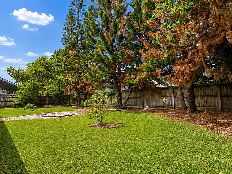 1636 Thoroughbred Dr — Photo 27