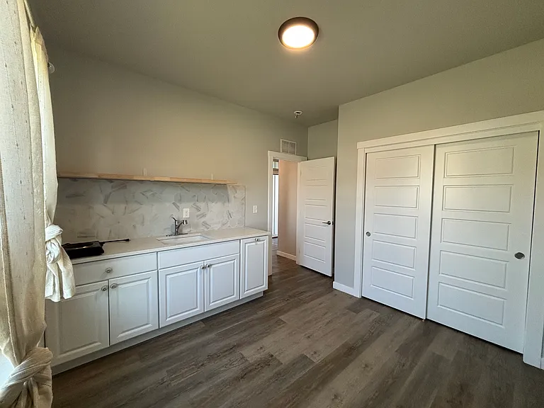 4858 N Elmstone Ave — Photo 15