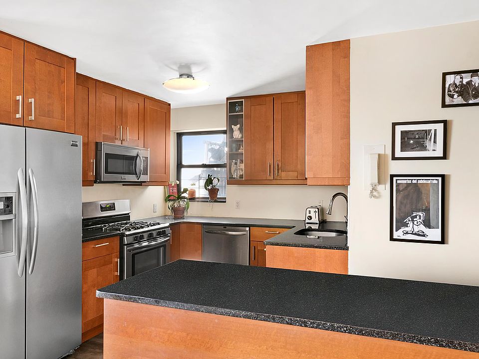 1st image of 1020 Grand #22P