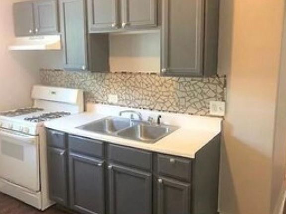 2nd image of 2855 E 82nd St APT 1W