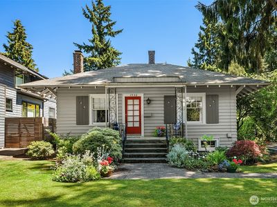 1952 26th Avenue E, Seattle, WA, 98112
