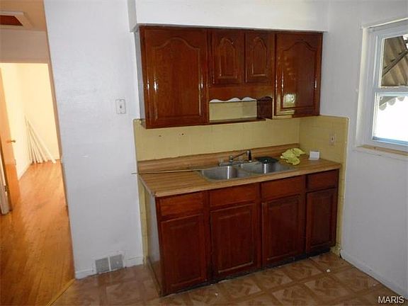3rd image of 113 Anabel Ave