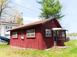 1402 Shady Ln, Greenville, MI 48838