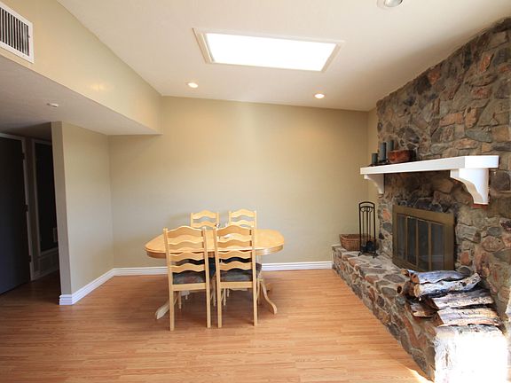 4th image of 1816 Carmelita Dr
