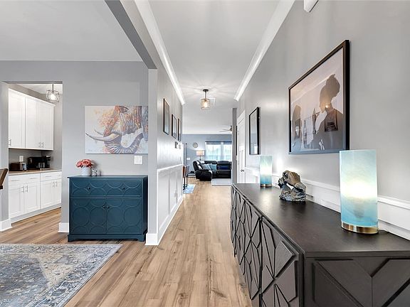 5th image of 6 Roderick Ln