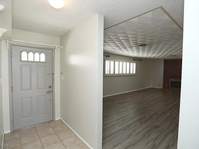 2725 Colanthe Ave — Photo 8