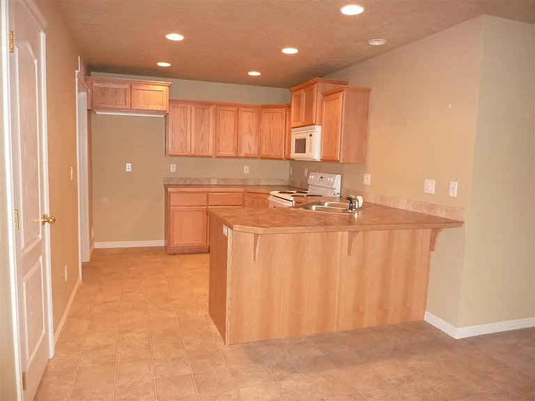 833 S Chicago St — Photo 3