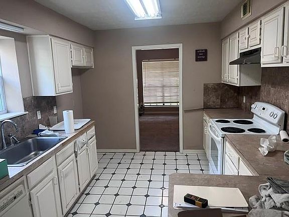 5th image of 2338 Wren Meadow Rd