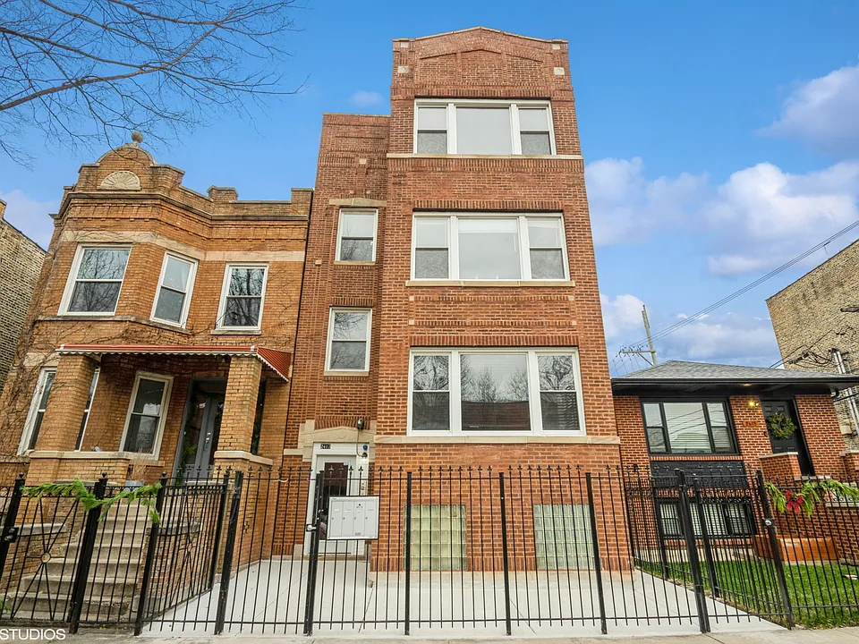 2417 N Ridgeway Ave #1