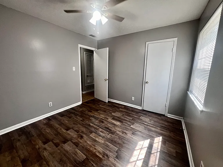 11 Oak Forest Ln #B — Photo 4
