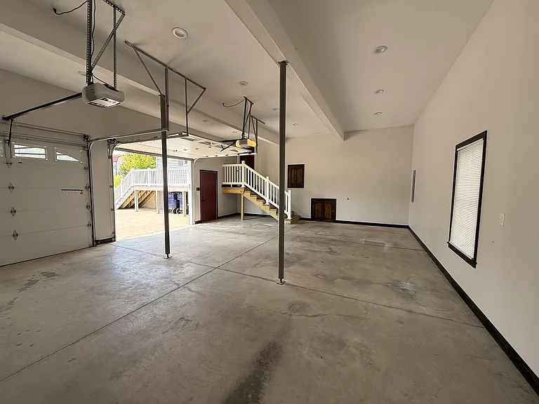 906 Summit Rd — Photo 30