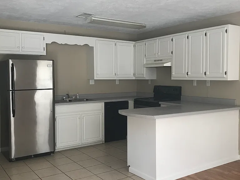 114 David Keith Ln — Photo 6