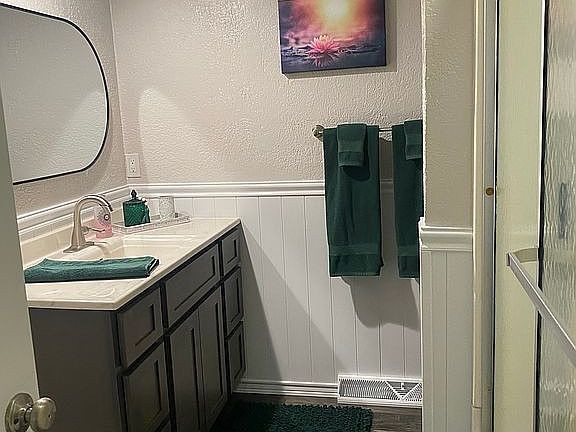 Hallway bathroom 