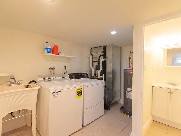 138 Mercy St — Photo 13