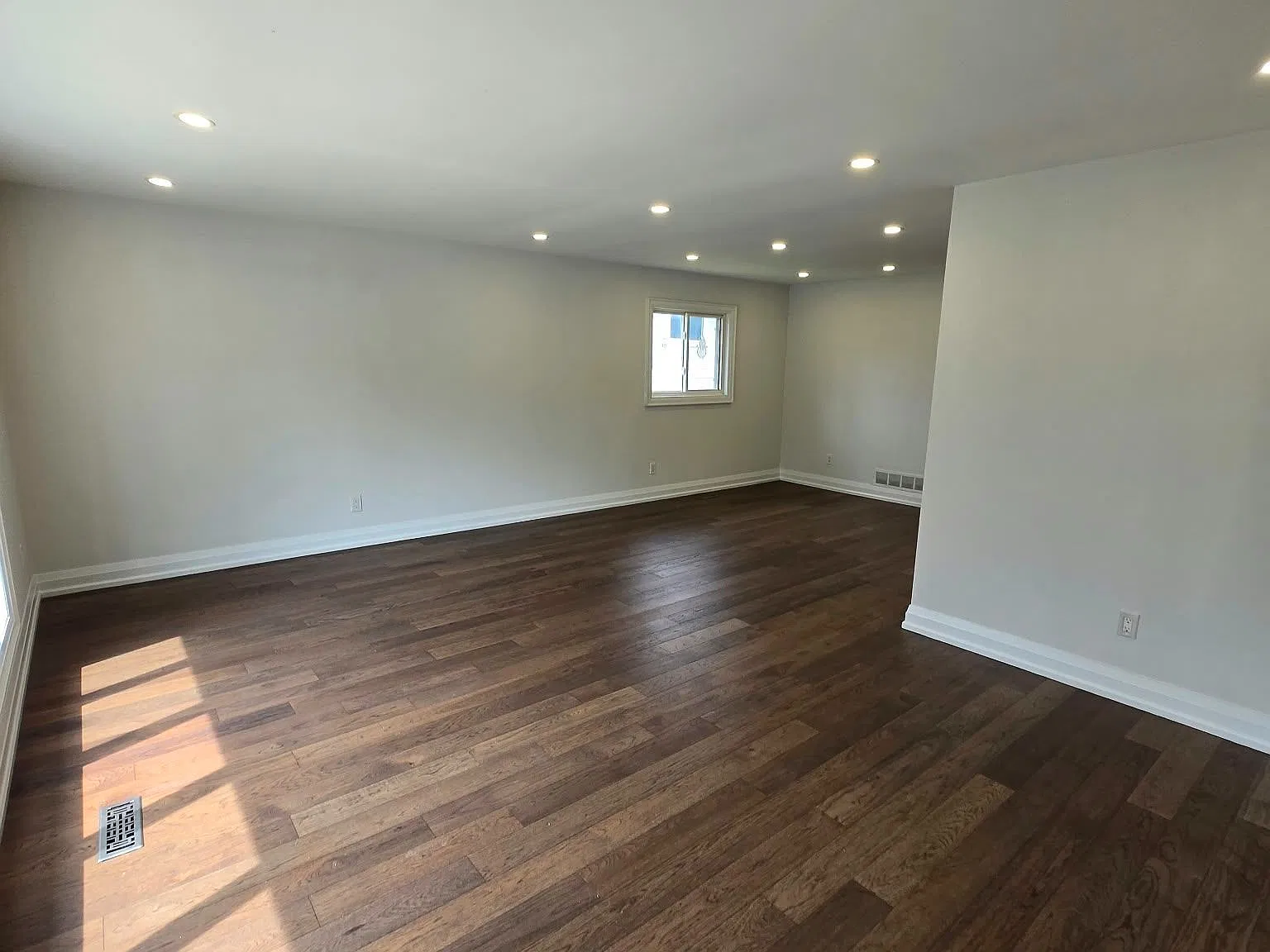 3 bed, $3,200 — Photo 4
