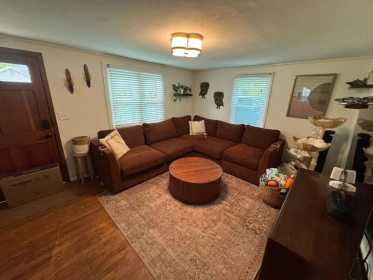 150 Hillside St — Photo 4