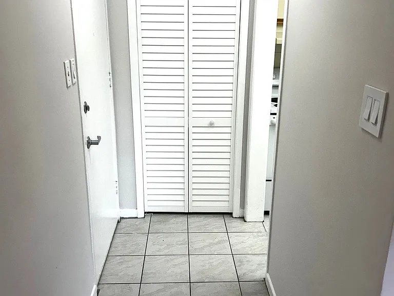 1013 Pape Ave #A — Photo 1