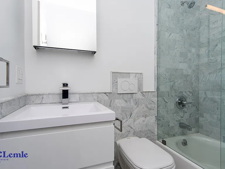 1324 Lexington Ave #2C — Photo 2